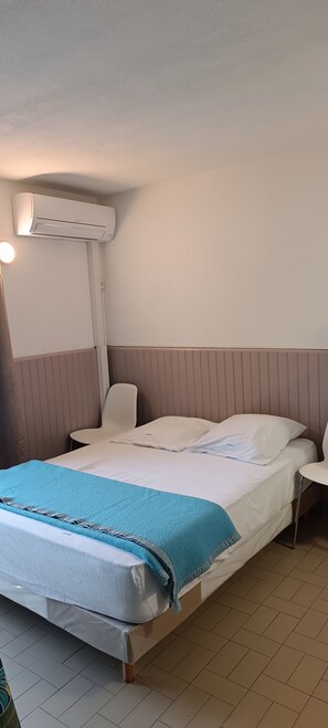 1 bedroom, iron/ironing board, travel cot - Studio air-conditioned parking Centre-Port (Cap5) (Agde)