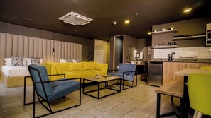 Firemannsrom – superior | Safe på rommet, individuelt dekorert, wi-fi (inkludert) og sengetøy