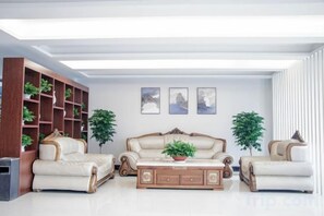 Unclassified image, 4 of 26, button - Jinghe Holiday Hotel (Wuhan)