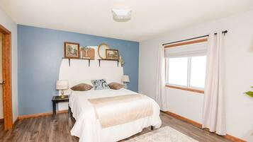 3 chambres, fer et planche à repasser, Wi-Fi, draps fournis