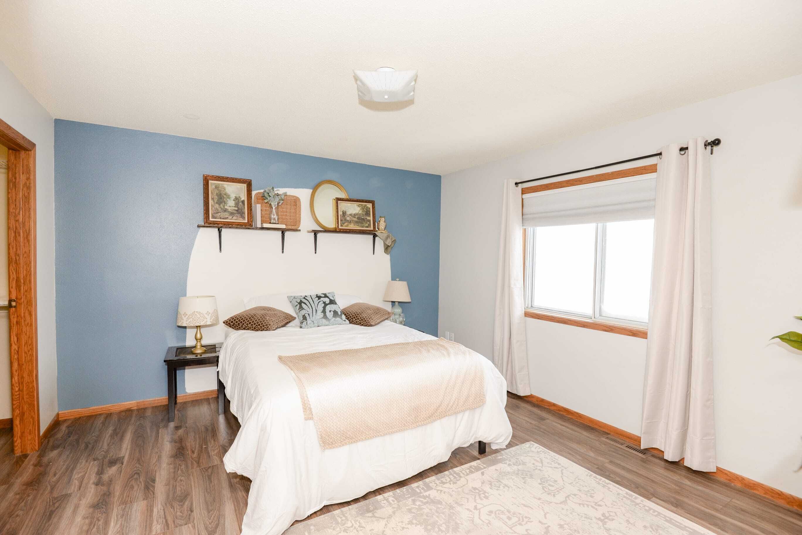 3 chambres, fer et planche à repasser, Wi-Fi, draps fournis