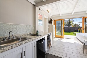 4 camere, ferro/asse da stiro, Wi-Fi gratuito, lenzuola