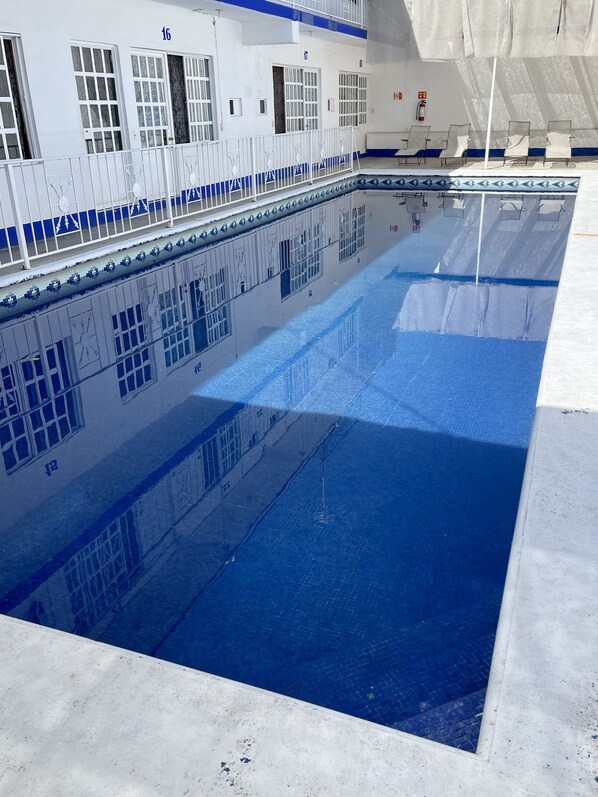 2 outdoor pools