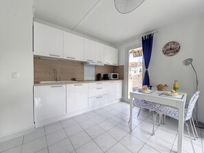Fridge, microwave, dishwasher, coffee/tea maker