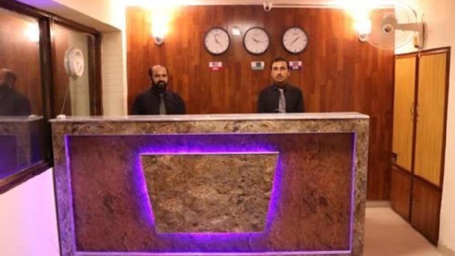 Hotel Four Season Inn