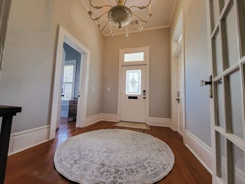 Private Room in The Cottage on 5th in Downtown Eastman