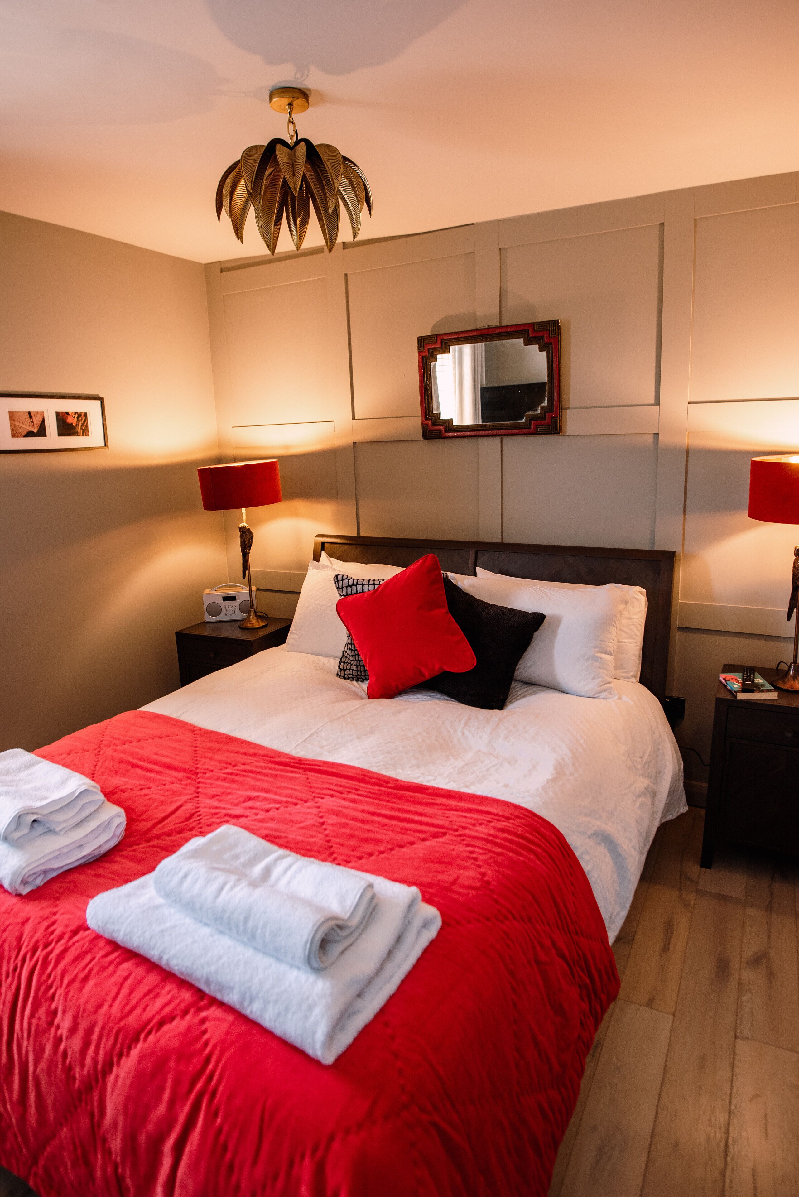 尊荣双人房 | 防过敏的被褥、特色家居、熨斗/熨板、免费 WiFi