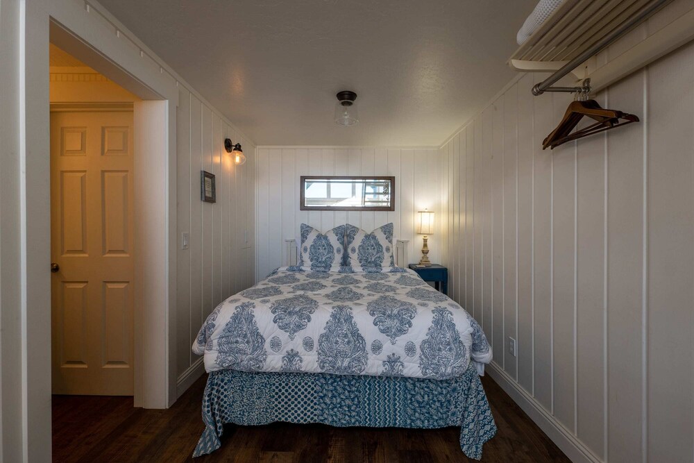 Bayfront Master Suite Bandon Marina Inn Bandon Vrbo