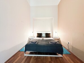 1 Schlafzimmer, Schreibtisch, Bügeleisen/Bügelbrett, kostenloses WLAN