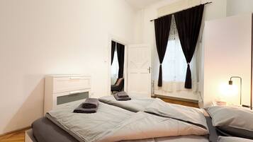 1 bedroom, desk, iron/ironing board, free WiFi