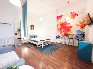 1 slaapkamer, een strijkplank/strijkijzer, gratis wifi, beddengoed