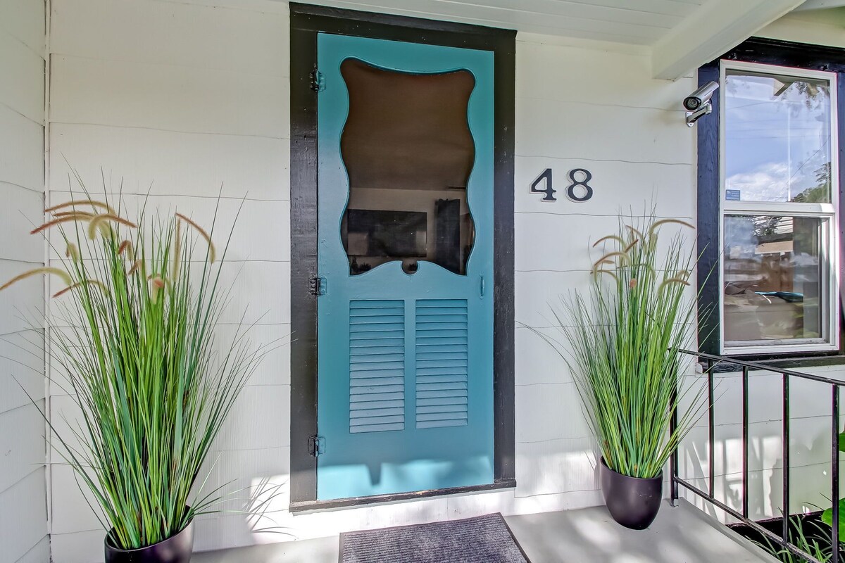 Photo 9 of Coco's Uptown Funky Cabana-Walk to Downtown