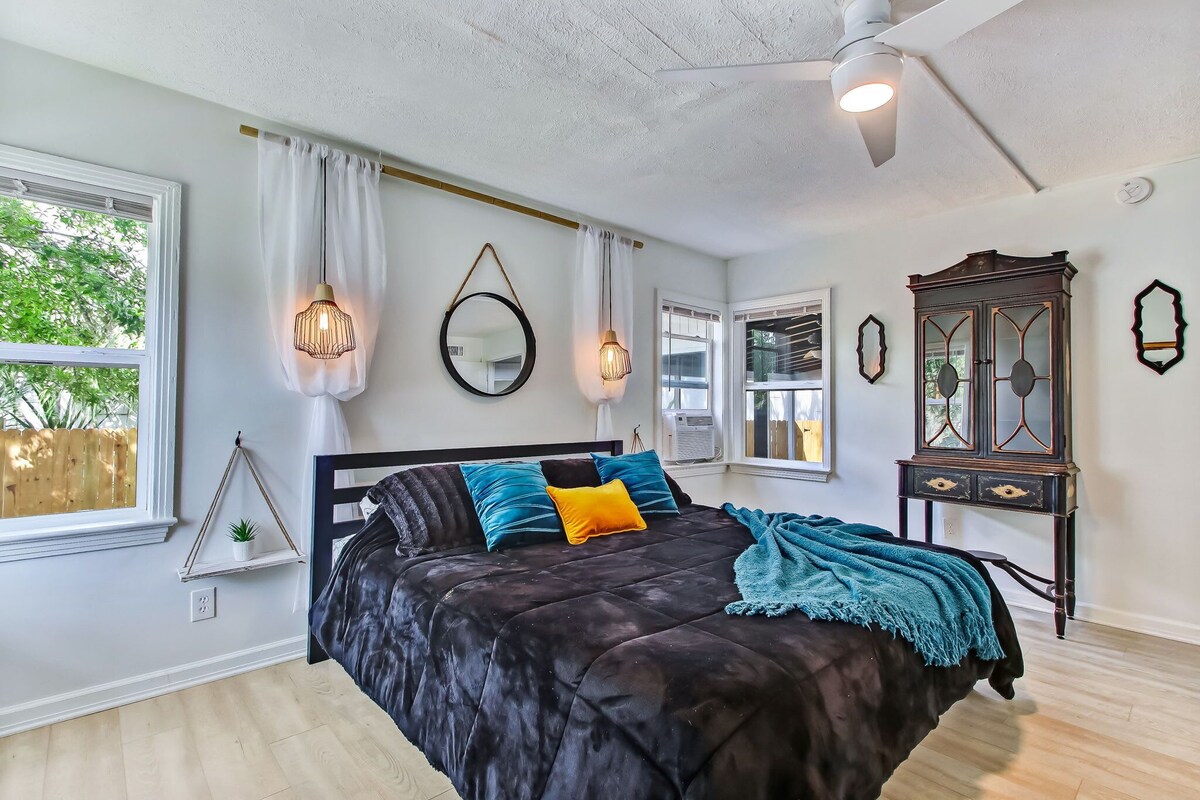 Photo 23 of Coco's Uptown Funky Cabana-Walk to Downtown