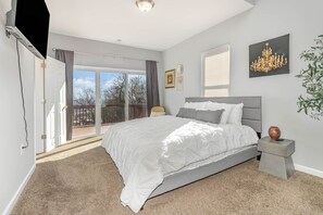 5 bedrooms, in-room safe, desk, iron/ironing board