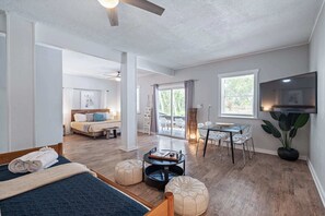 4 bedrooms, iron/ironing board, WiFi, bed sheets