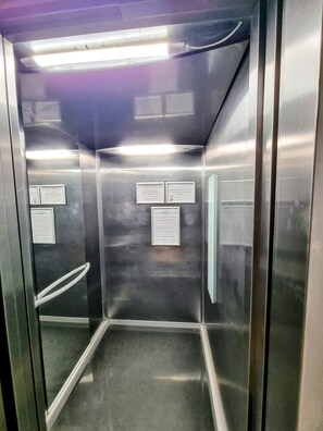 Interior - RING TM - spacious,  big terrace, safe underground parking (Timișoara)