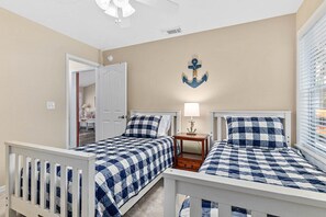 3 bedrooms, desk, iron/ironing board, travel crib