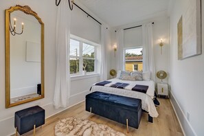 4 quartos, ferros/tábuas de passar roupa, berço de viagem, Wi-Fi
