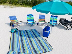 Property grounds - 3 King Bd ~ The Hive ~Pool-Bikes-Beach-Baby-Golf Supplies-Walk to Dining & Shops (Cape Coral)
