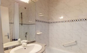 Bathroom - Apartment Center harbor 4p Air-conditioned + Car park CAP6 (Agde)