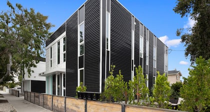 Luminousness Reflection 4B2.5B Home