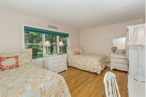 3 habitaciones, escritorio, tabla de planchar con plancha y wifi gratis 