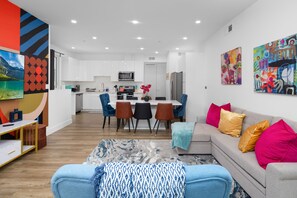 Smart TV - Lustrous Abode 4B3B QUEEN BEDS (Torrance)