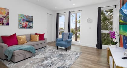Lustrous Abode 4B3B QUEEN BEDS