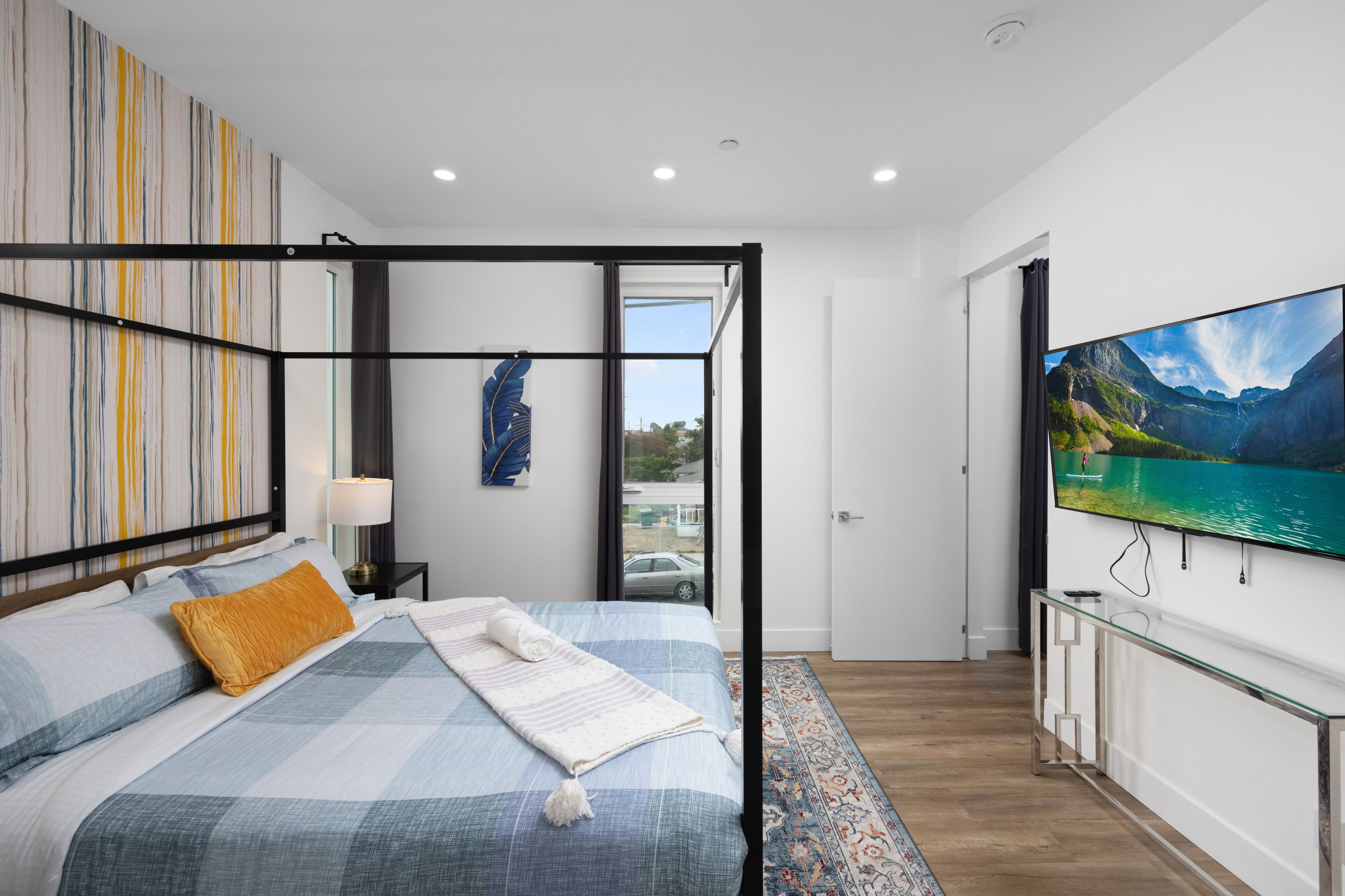 4 habitaciones, tabla de planchar con plancha y wifi gratis 