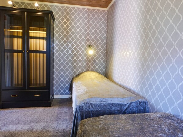 3 bedrooms, travel cot, free WiFi