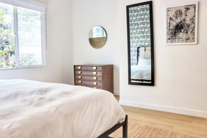 1 slaapkamer, een strijkplank/strijkijzer, reisbedje, gratis wifi