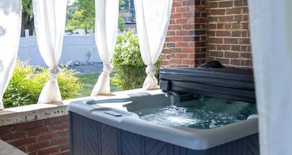 Historic 4 bedroom house with hot tub-great location