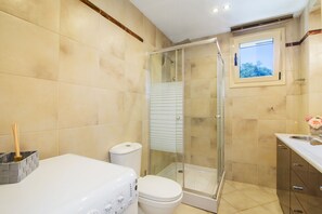 Bathroom - Villa Loukiana by CorfuEscapes (Corfu)