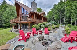 Property grounds - Beautiful chalet, mins to Hunter/Windham slopes (Jewett)