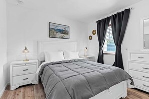 4 habitaciones, escritorio, tabla de planchar con plancha y wifi 