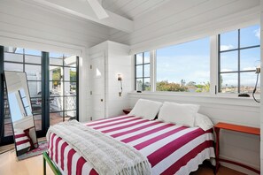 2 soverom, strykejern/-brett, wi-fi (inkludert) og sengetøy