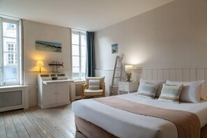 Room - Hotel Saint-laurent (Montfort-l'Amaury)