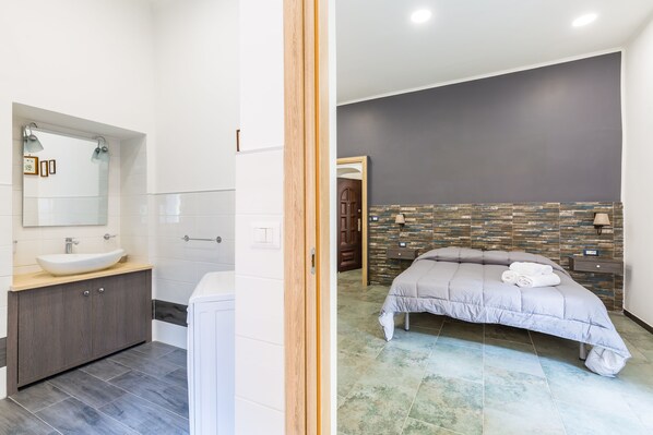 1 bedroom, free WiFi, bed sheets