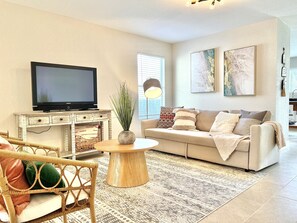 Smart TV, fireplace