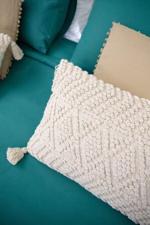 Bureau, Wi-Fi gratuit, draps fournis