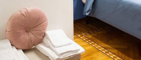 Habitación doble Deluxe | Escritorio, wifi gratis y ropa de cama