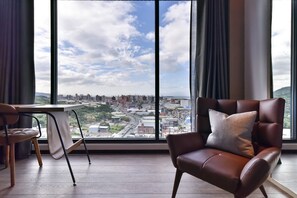 Superior-Zimmer, 1 King-Bett | Blick auf die Stadt