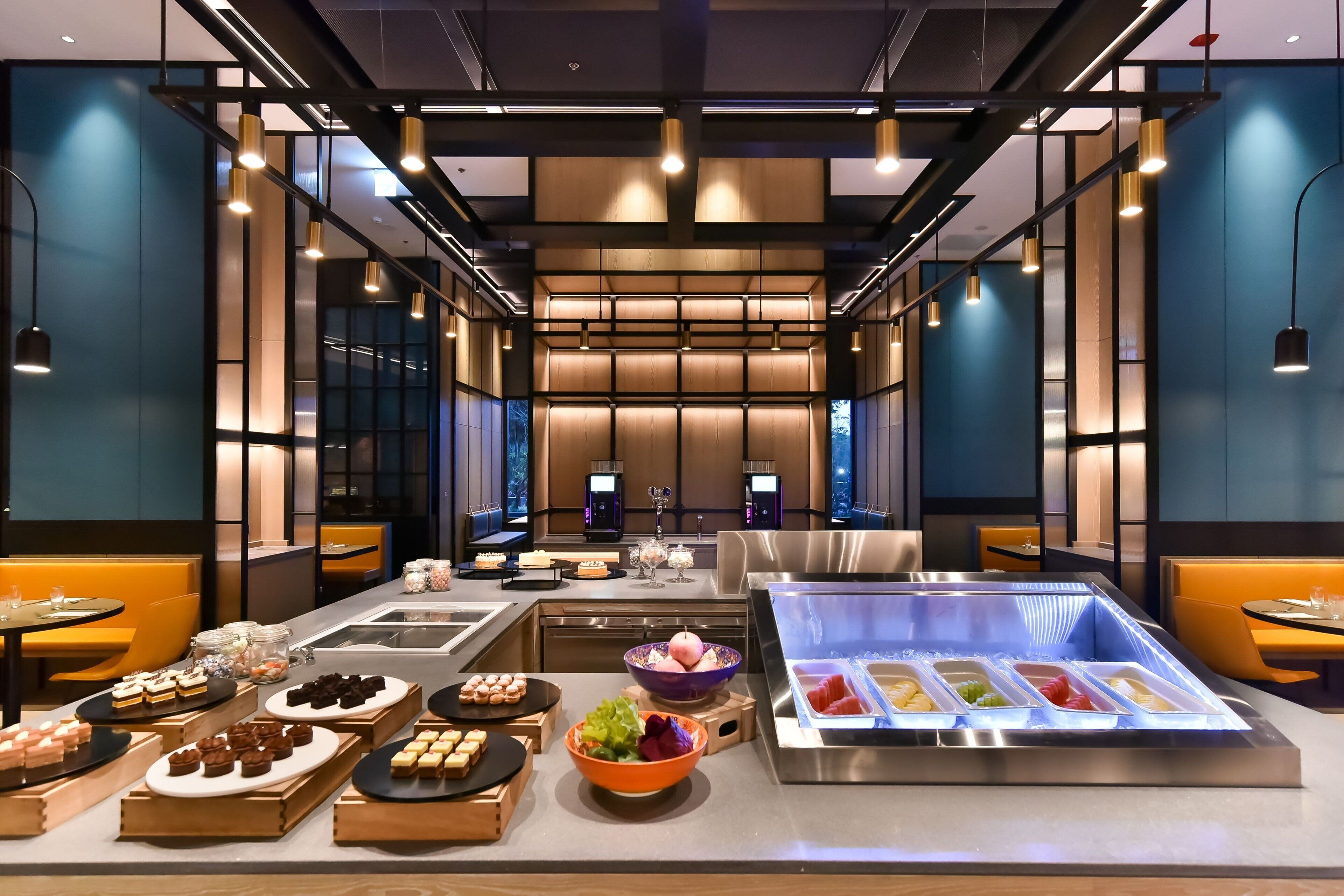 2 間餐廳，供應中式料理