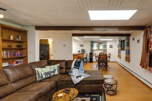 TV, fireplace, video games, books - Ideally Located Fairbanks Vacation Rental! (Fairbanks)