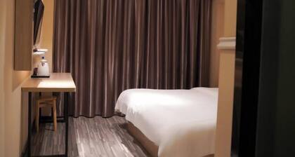 Xingelin Business Hotel