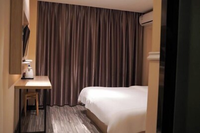 Xingelin Business Hotel