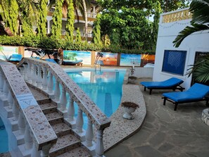 House | Pool