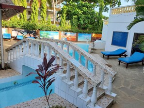 House | Pool