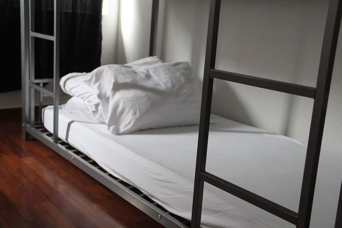 Standard Shared Dormitory | Seterika/papan seterika