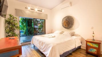 15 habitaciones, caja de seguridad en la habitación y escritorio
